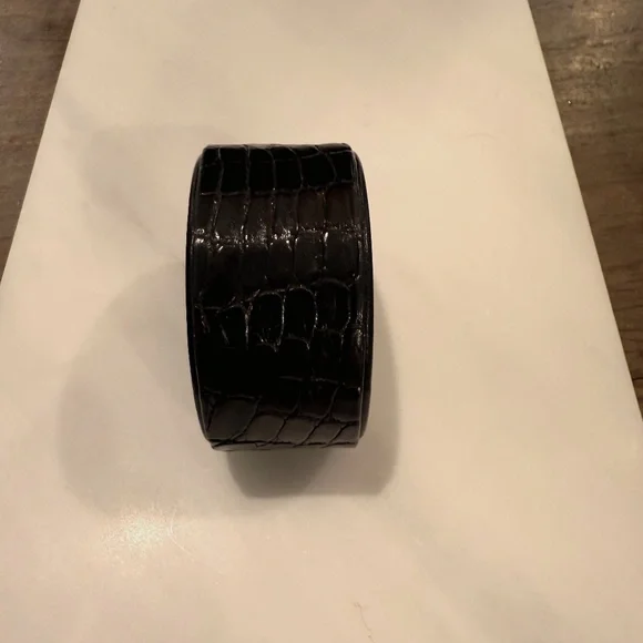 LEMA•J DESIGN Handcrafted Black Alligator Leather Cuff Bracelet - Picture 2 of 5